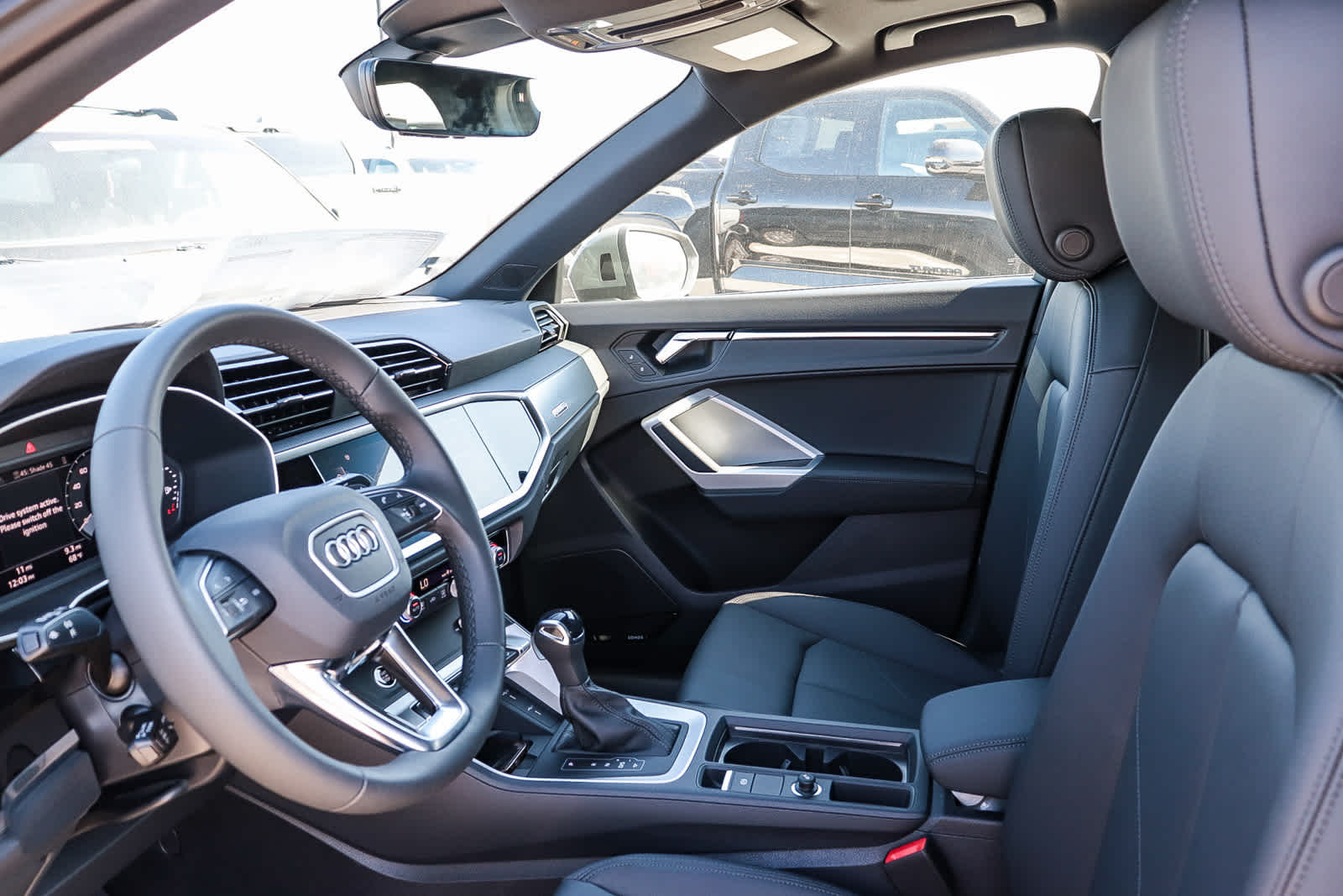 Thumbnail: 2025 Audi Q3 - 23