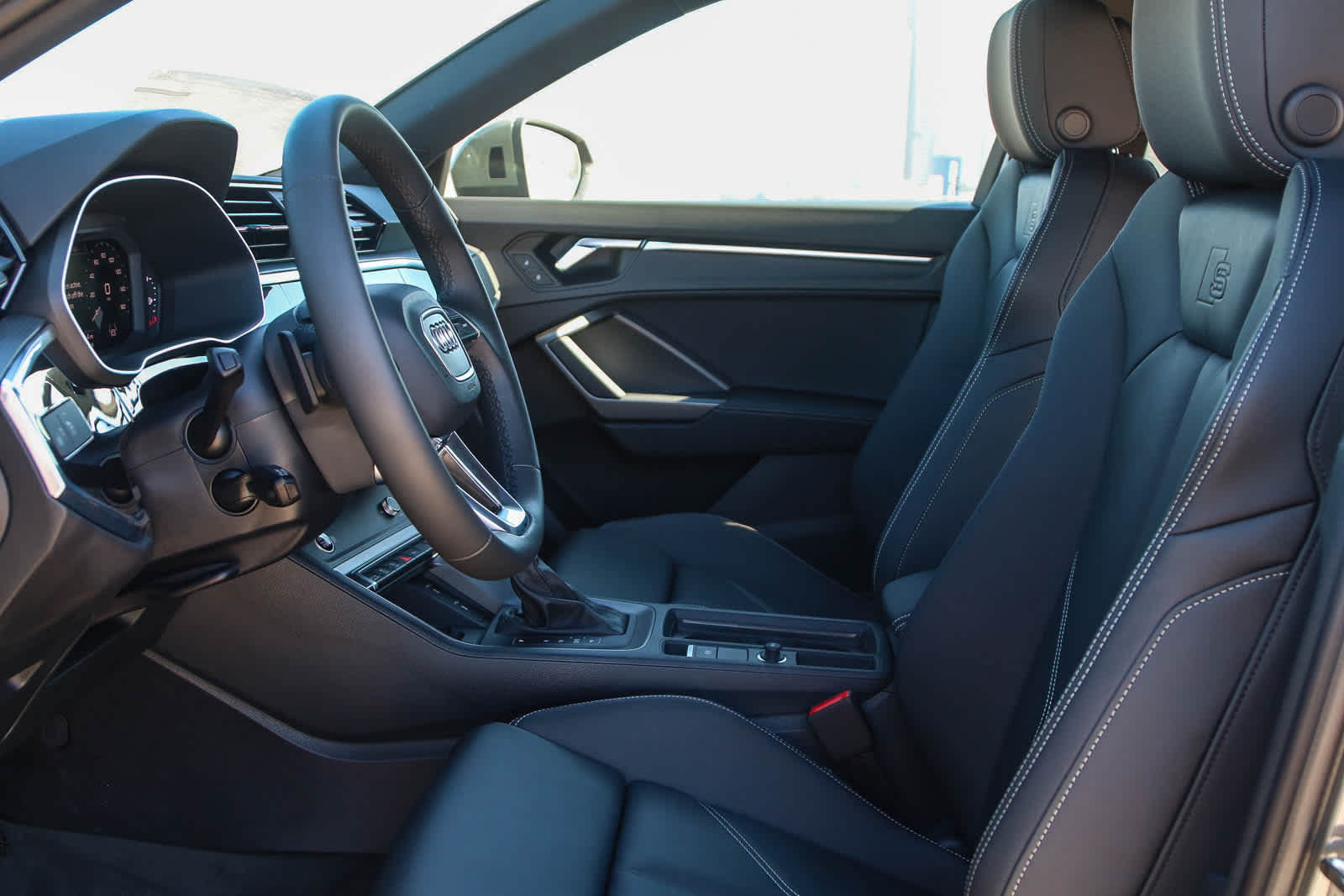 Thumbnail: 2025 Audi Q3 - 26