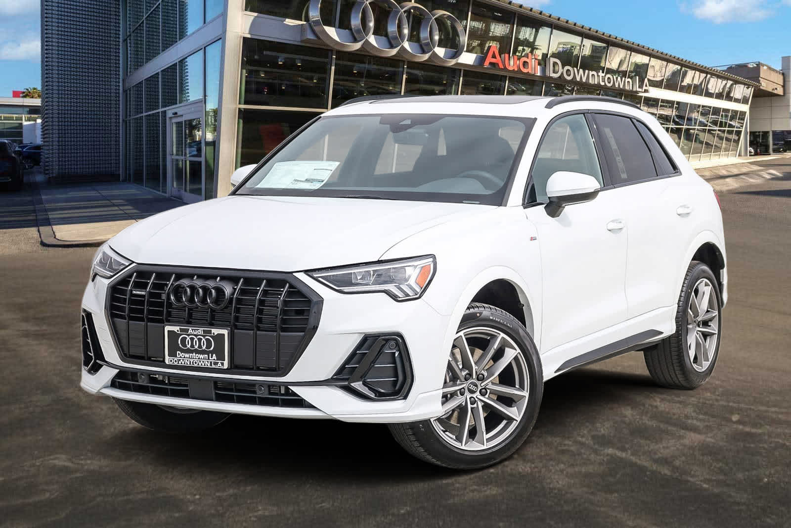 Thumbnail: 2025 Audi Q3 - 1