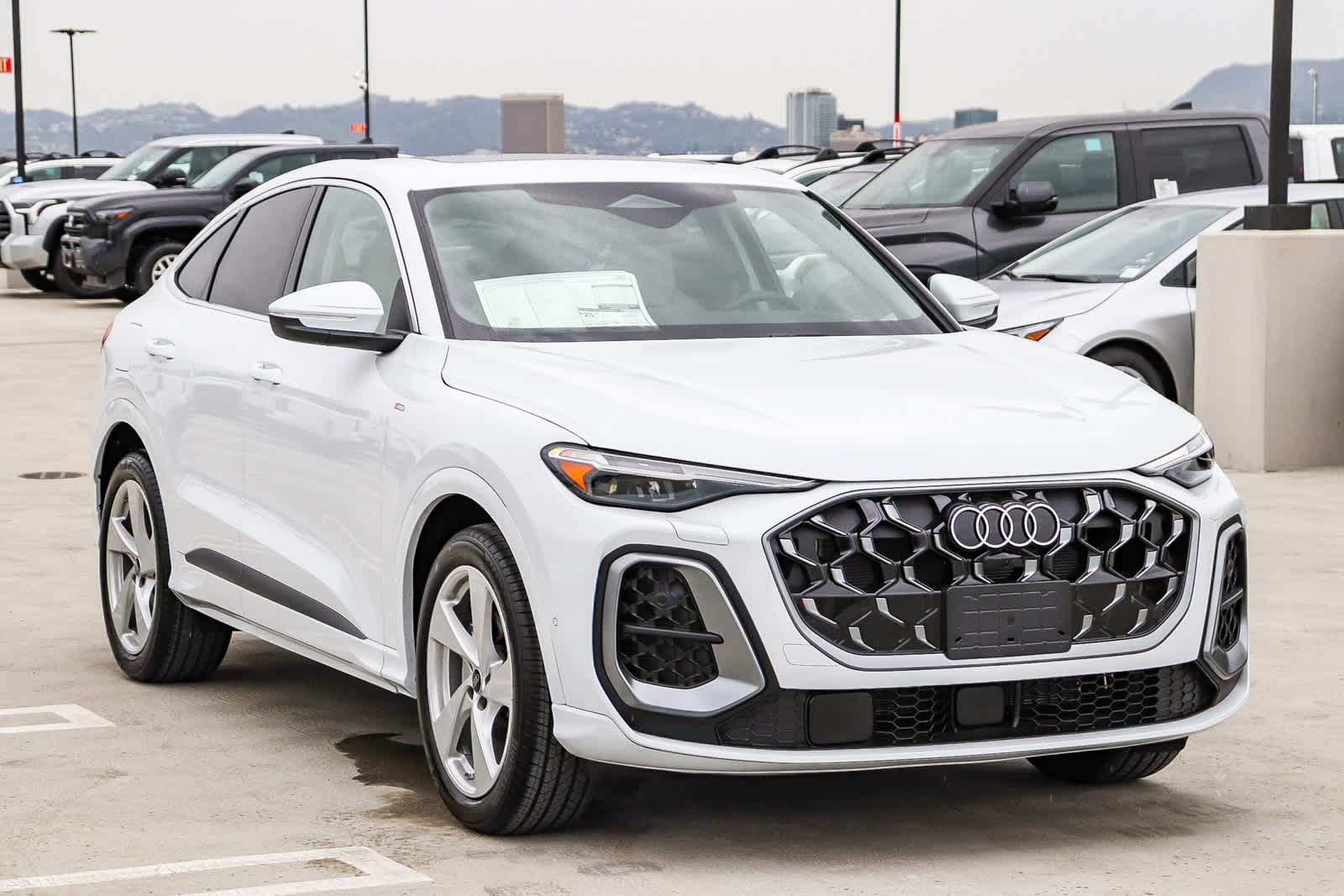 Thumbnail: 2025 Audi Q5 - 3