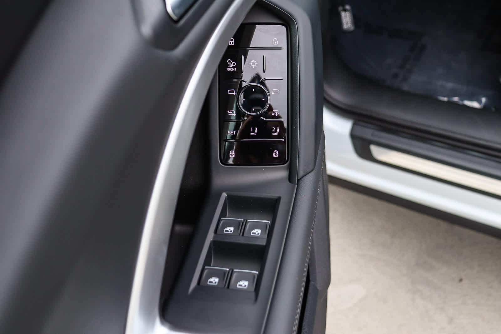 Thumbnail: 2025 Audi Q5 - 26