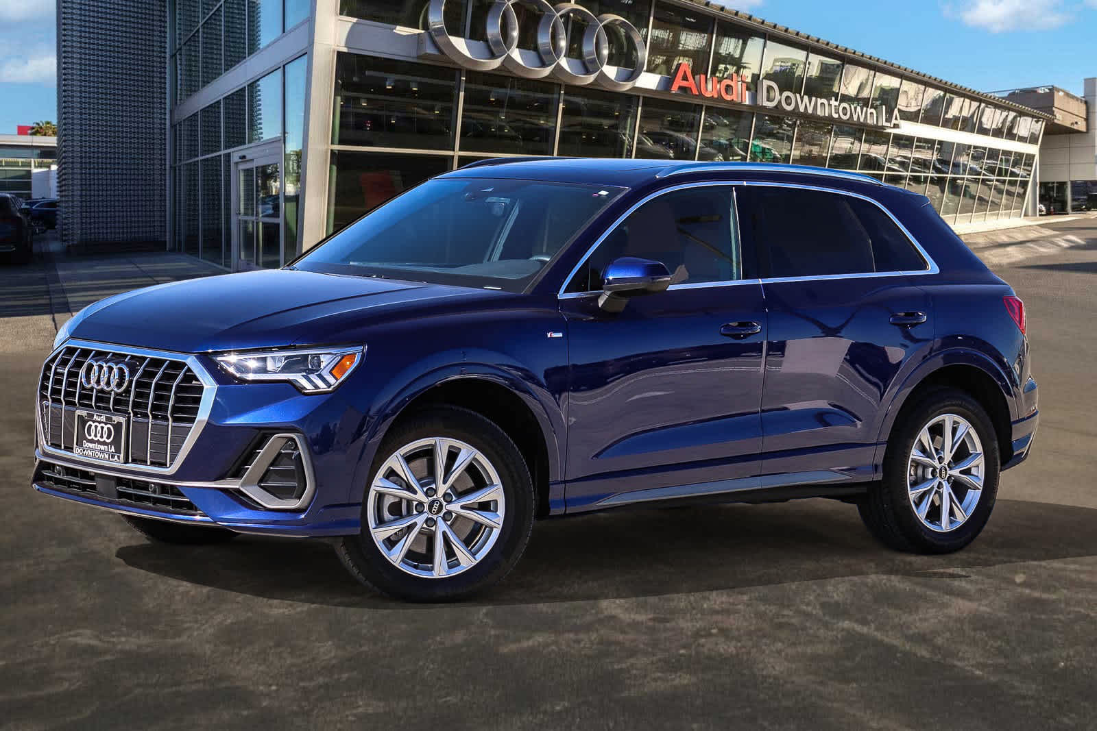 Thumbnail: 2025 Audi Q3 - 1