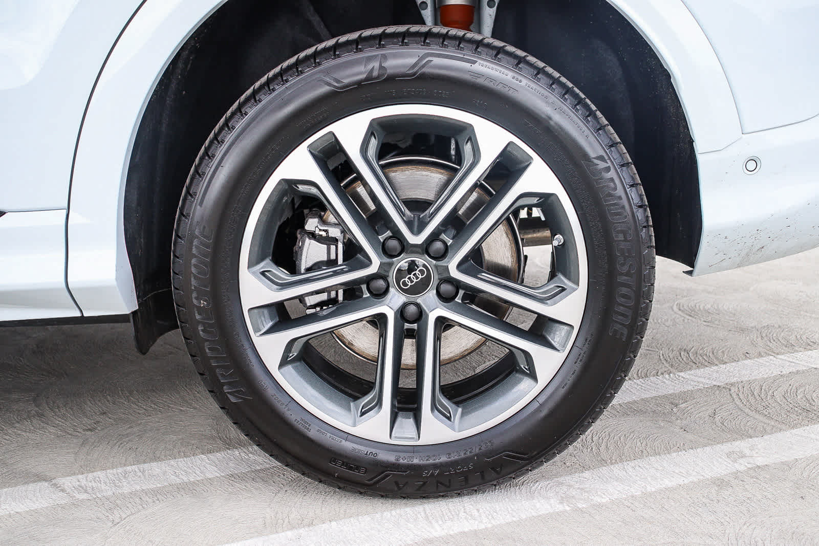 Thumbnail: 2025 Audi Q5 - 13