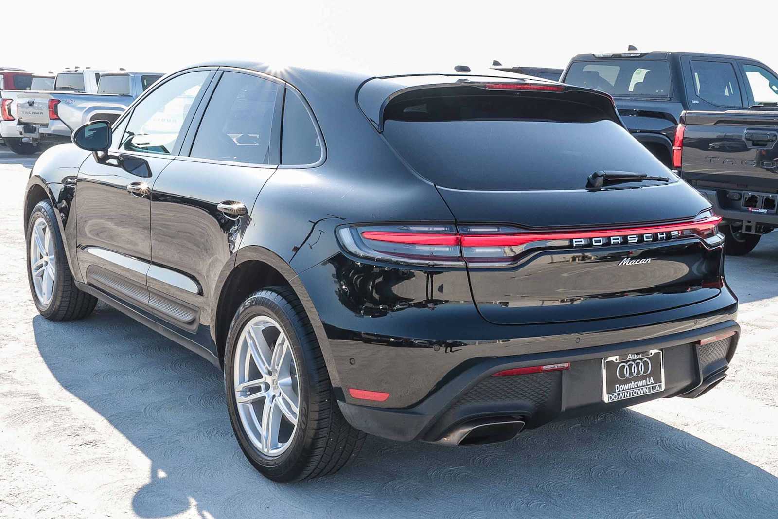 Thumbnail: 2023 Porsche Macan - 9