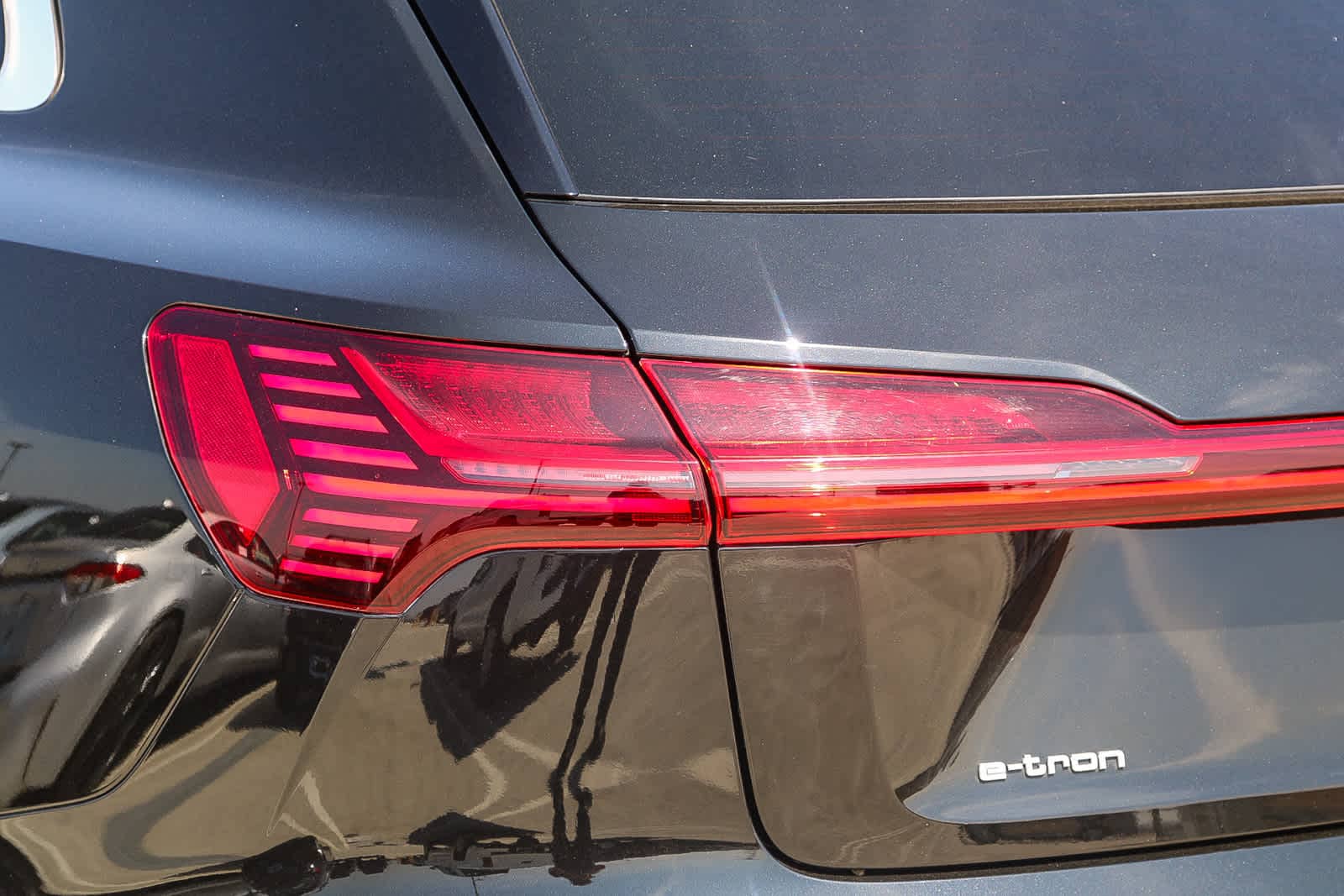 Thumbnail: 2022 Audi e-tron - 9