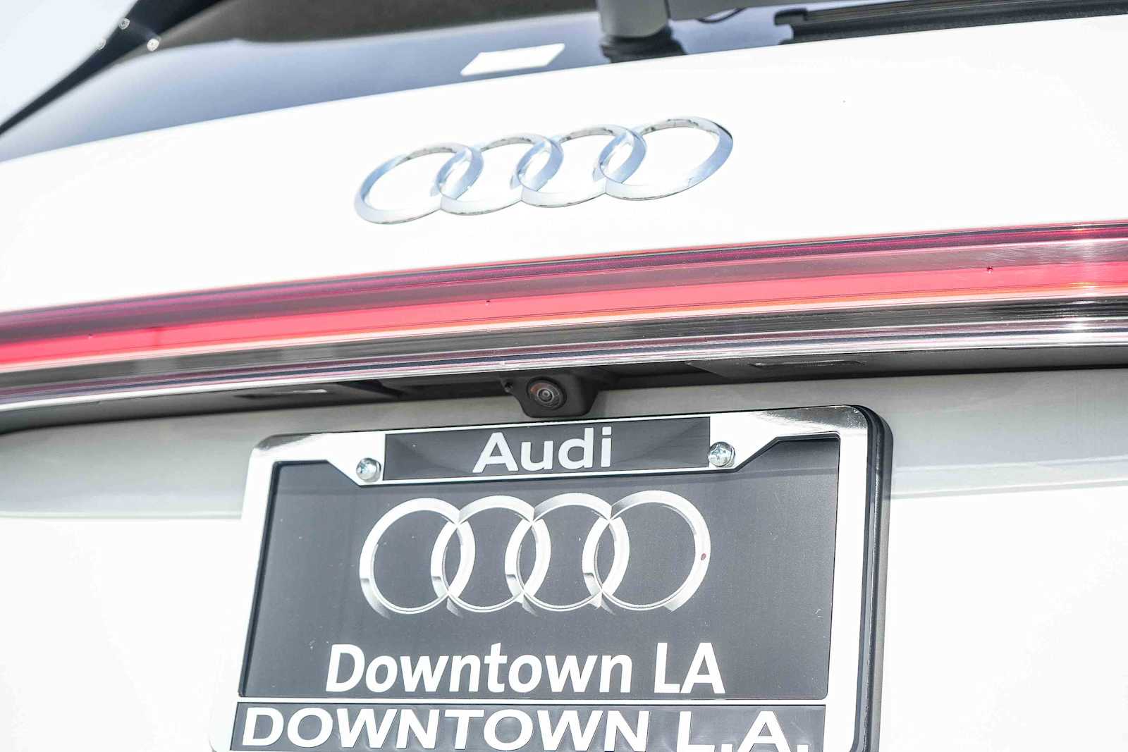 Thumbnail: 2023 Audi Q4 e-tron - 12