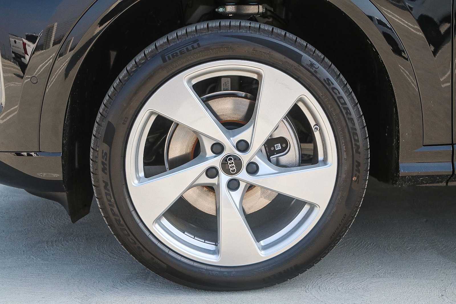 Thumbnail: 2025 Audi Q5 - 11