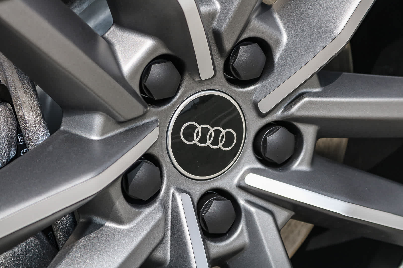 Thumbnail: 2025 Audi Q3 - 16