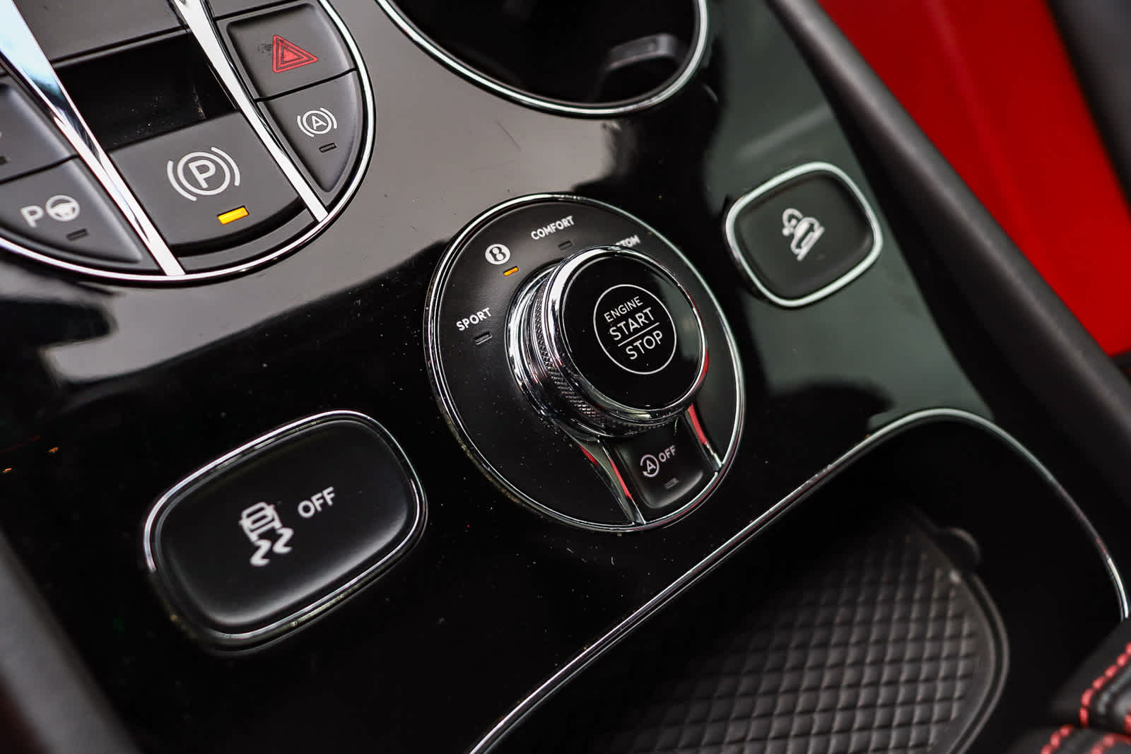 Thumbnail: 2021 Bentley Bentayga - 31