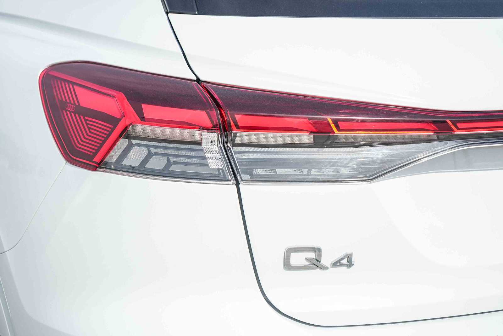 Thumbnail: 2023 Audi Q4 e-tron - 10