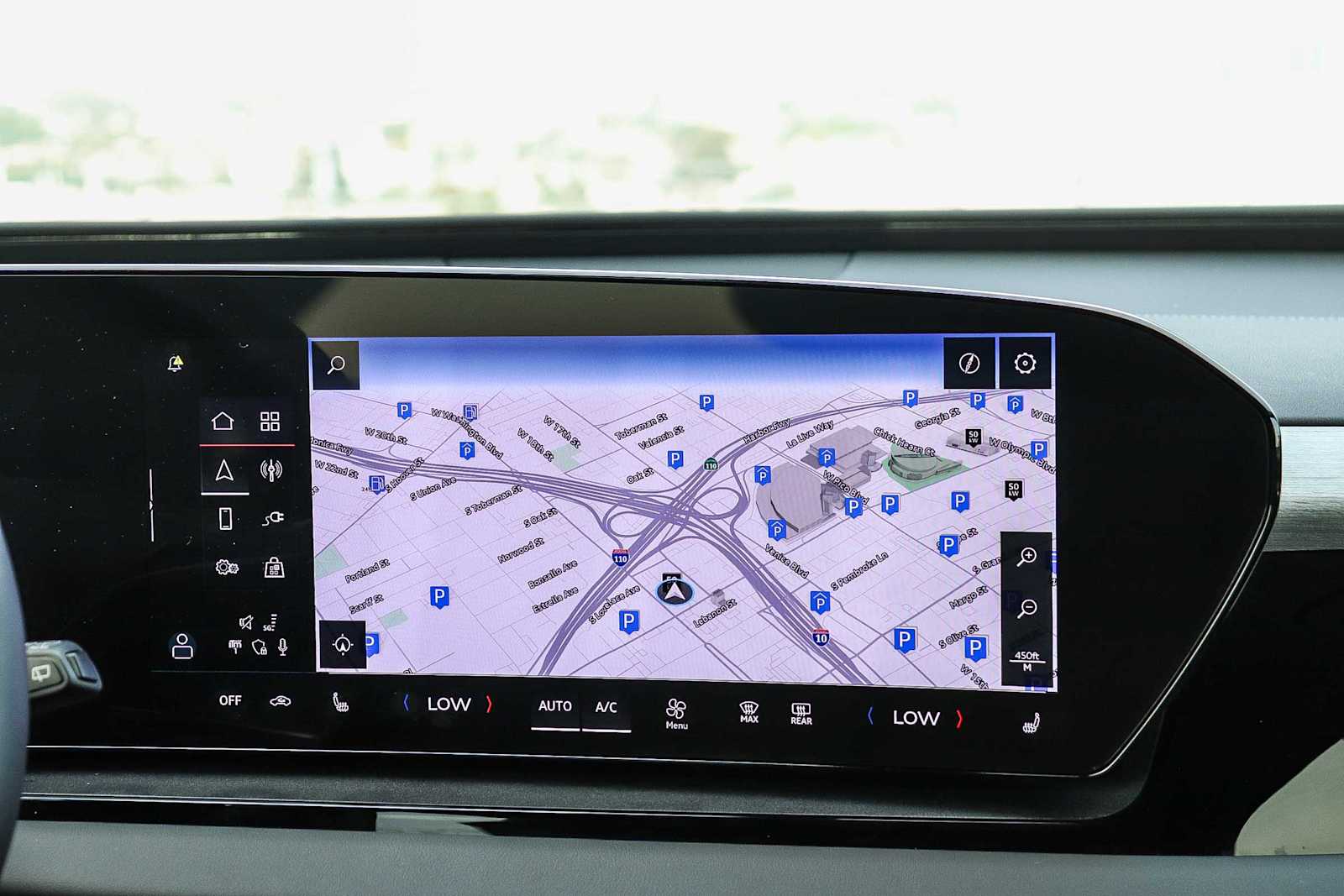 Thumbnail: 2025 Audi Q6 e-tron - 17