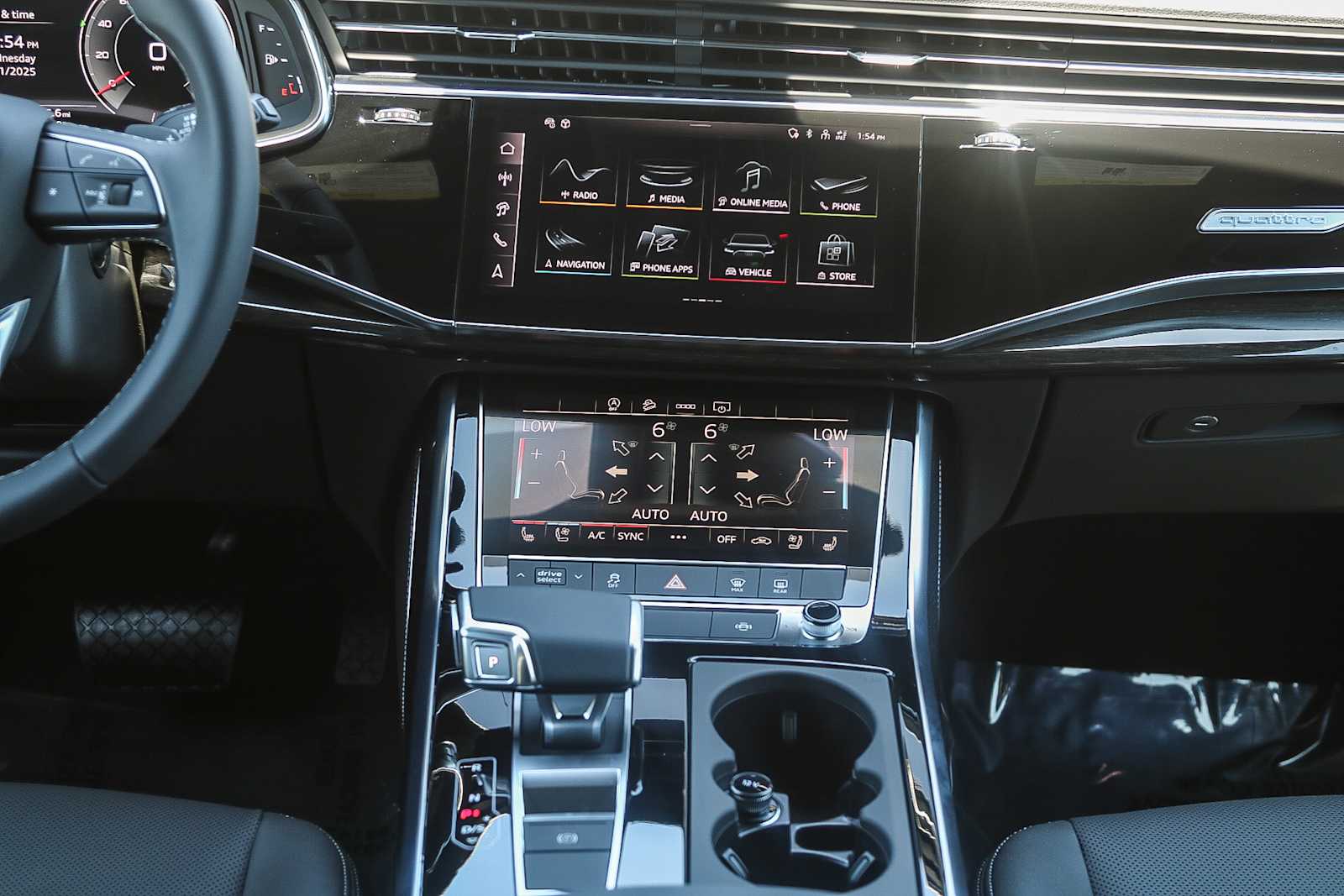 Thumbnail: 2025 Audi Q8 - 14