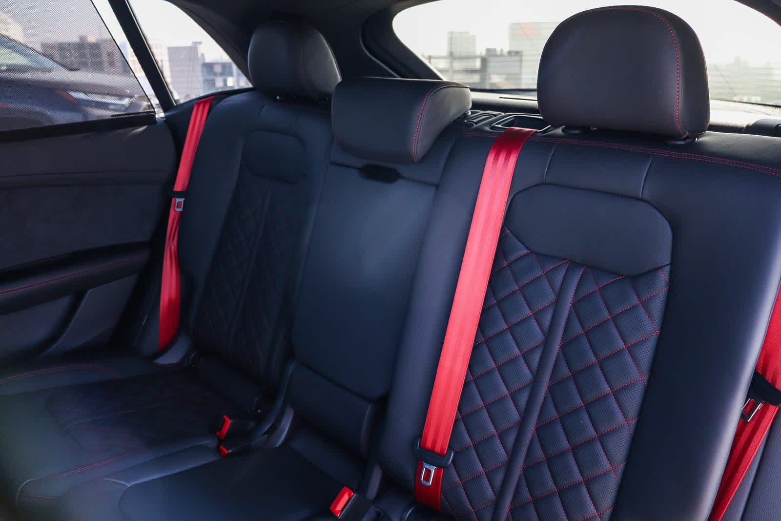 Thumbnail: 2026 Audi Q8 - 25