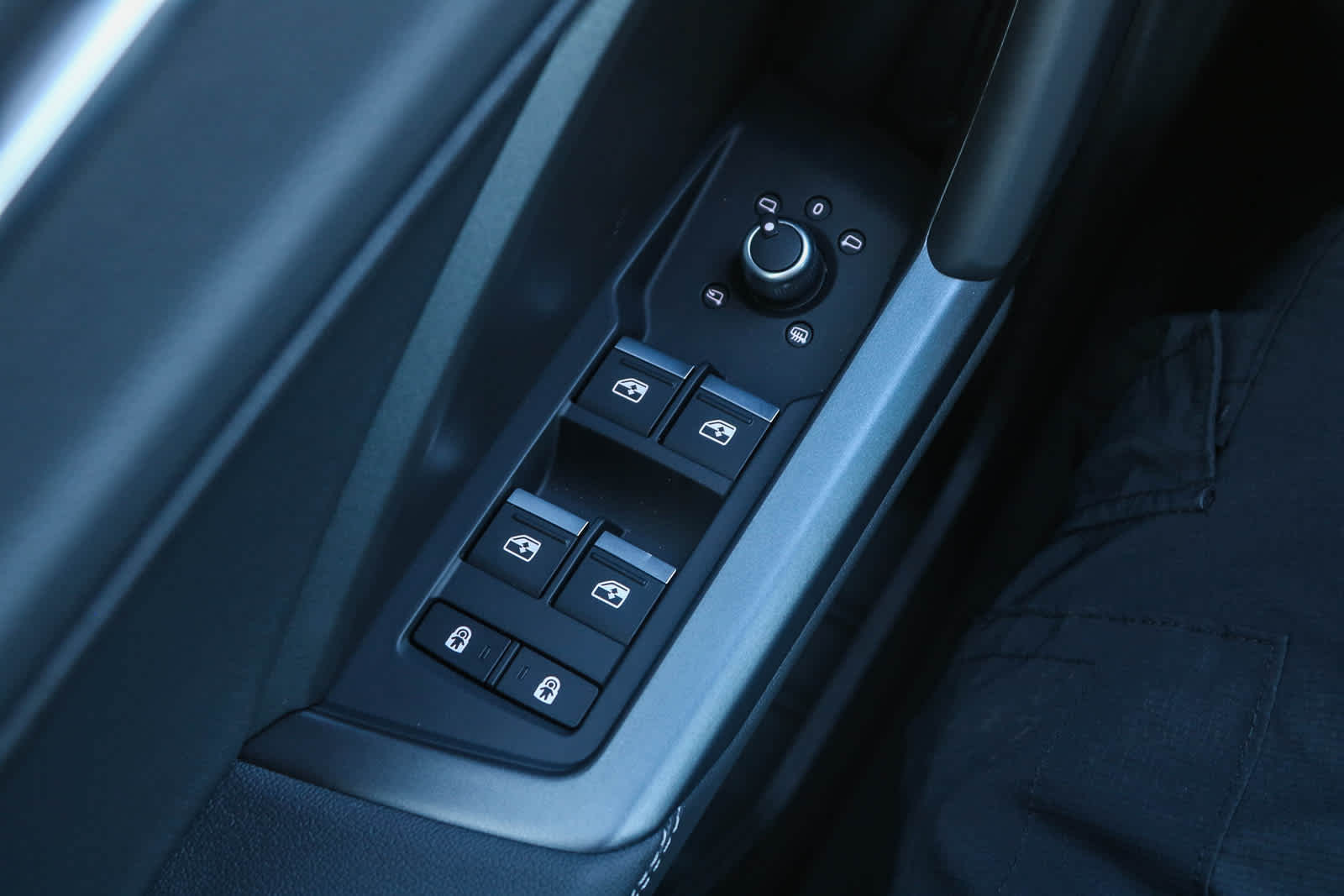 Thumbnail: 2025 Audi Q3 - 36