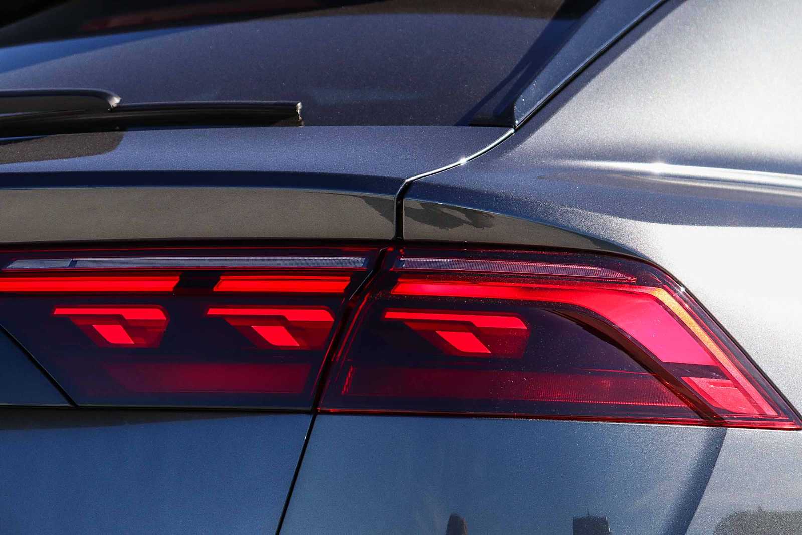 Thumbnail: 2026 Audi Q8 - 10