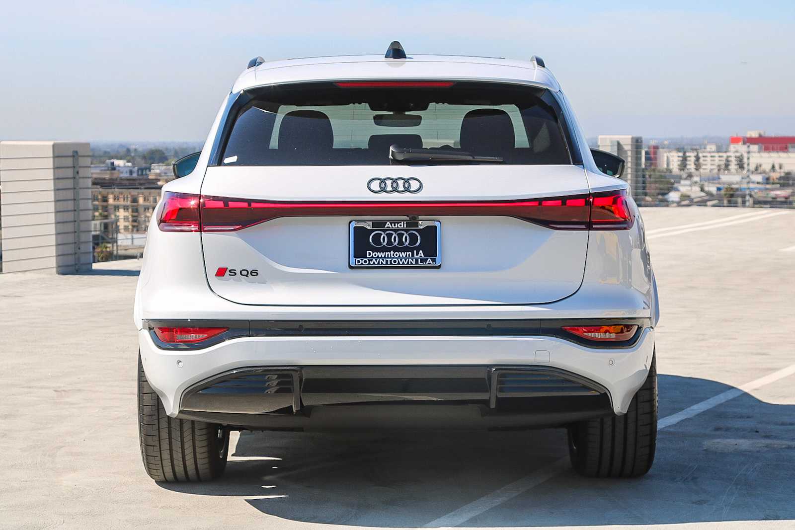 Thumbnail: 2025 Audi SQ6 e-tron - 7