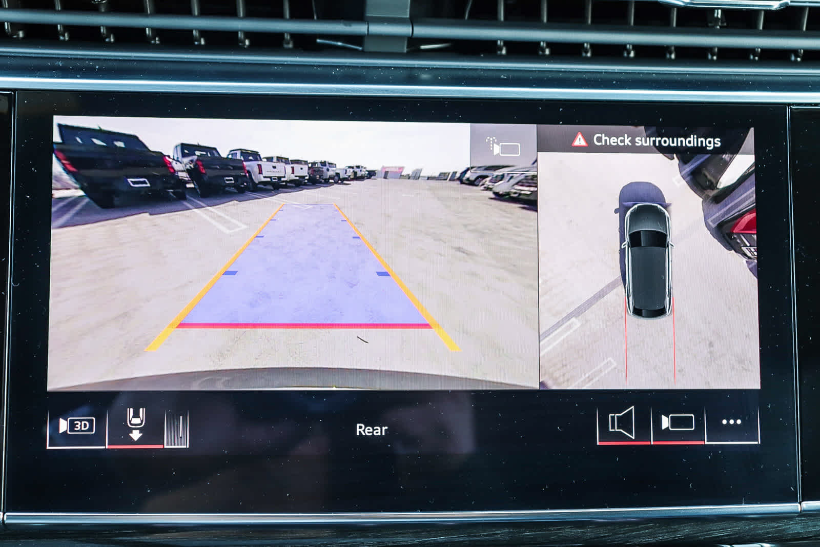 Thumbnail: 2026 Audi Q8 - 35