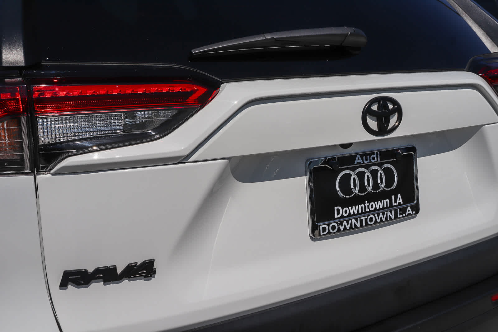 Thumbnail: 2021 Toyota RAV4 - 8