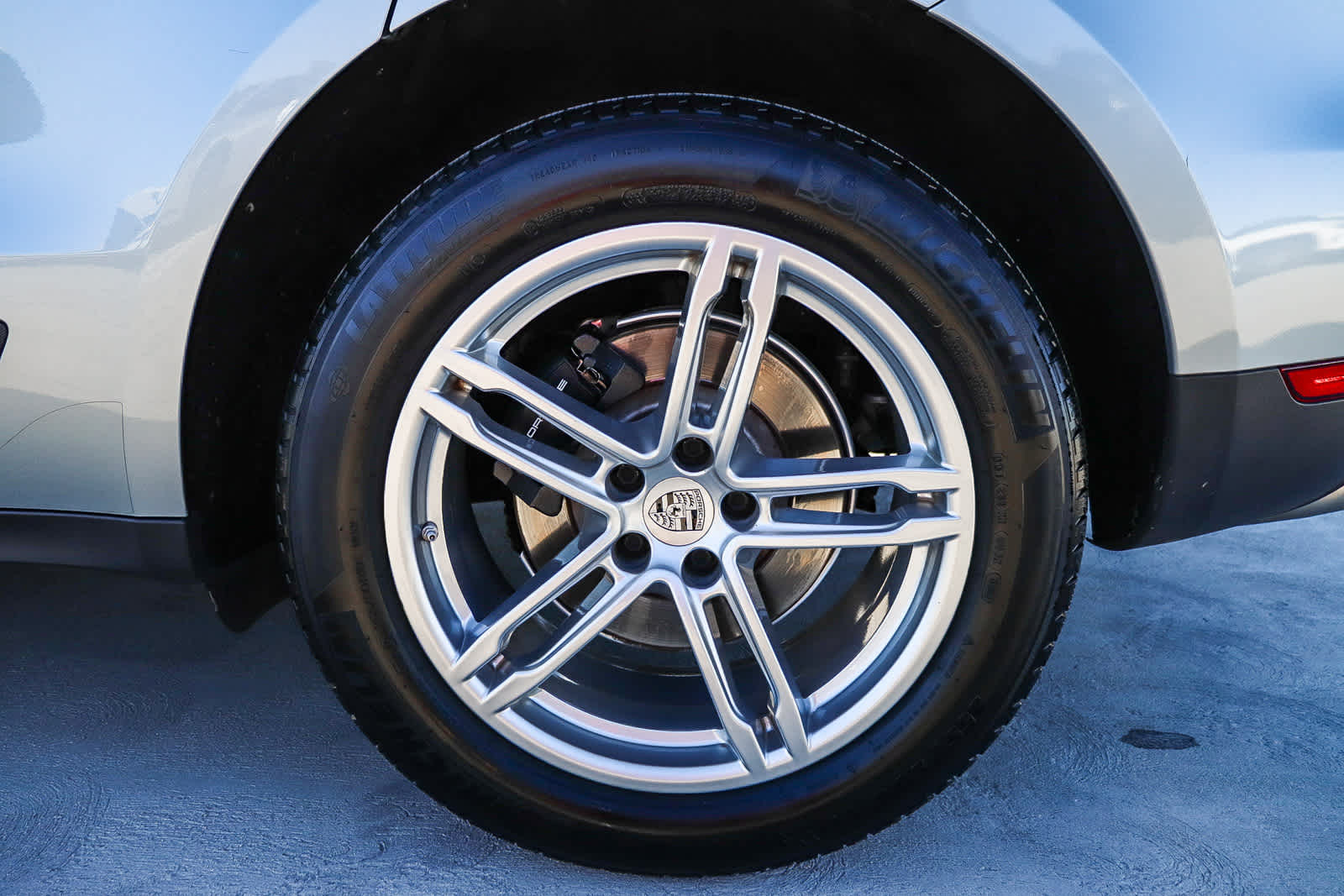 Thumbnail: 2020 Porsche Macan - 13