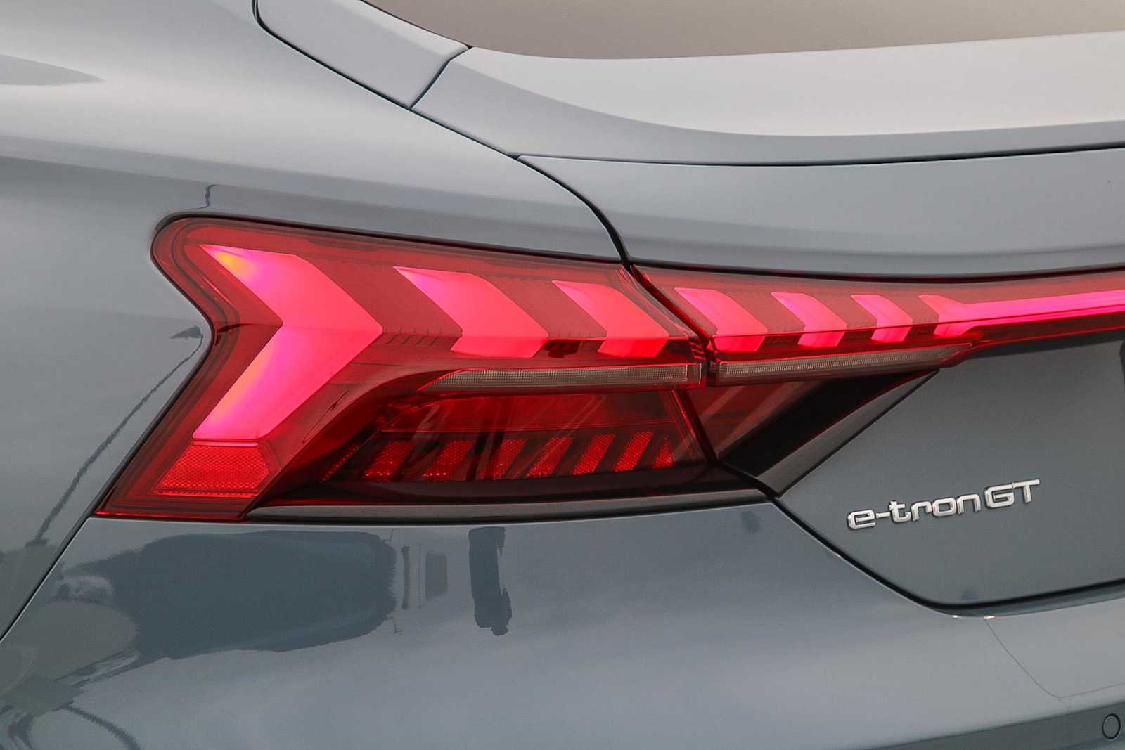 Thumbnail: 2024 Audi e-tron GT - 9