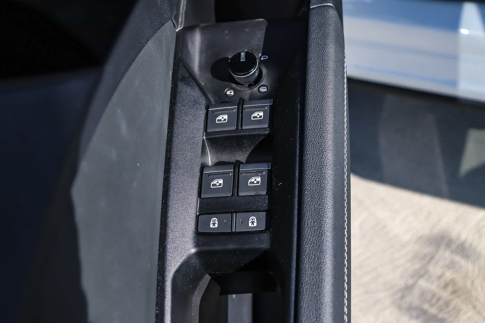 Thumbnail: 2023 Audi Q4 e-tron - 27