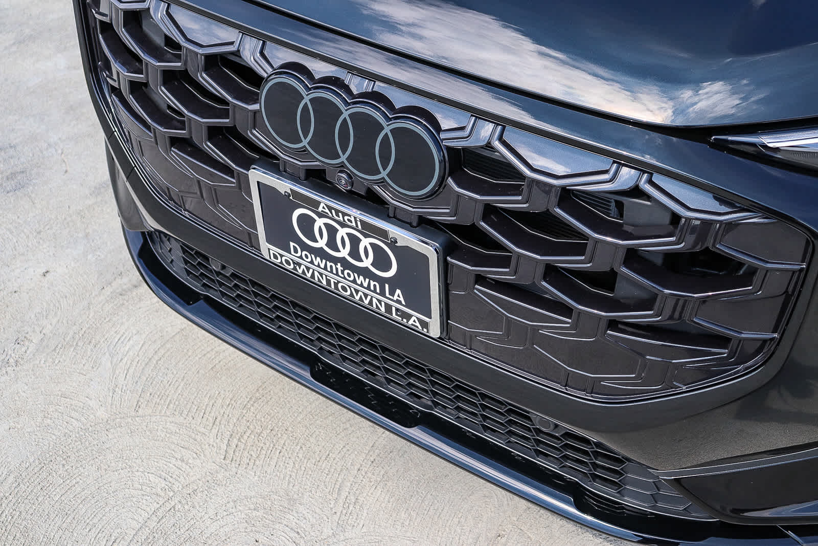 Thumbnail: 2026 Audi Q3 - 8