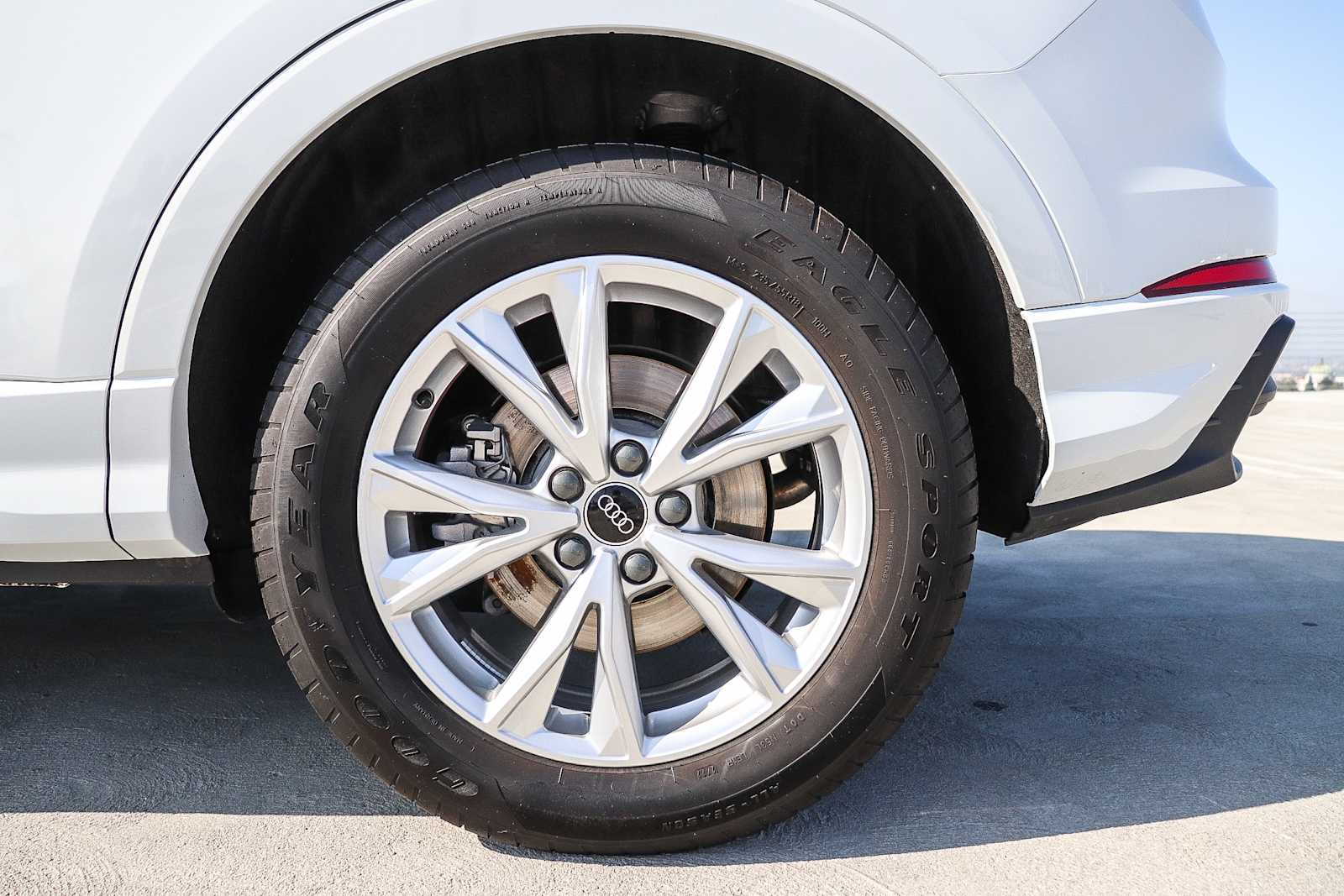 Thumbnail: 2023 Audi Q3 - 13