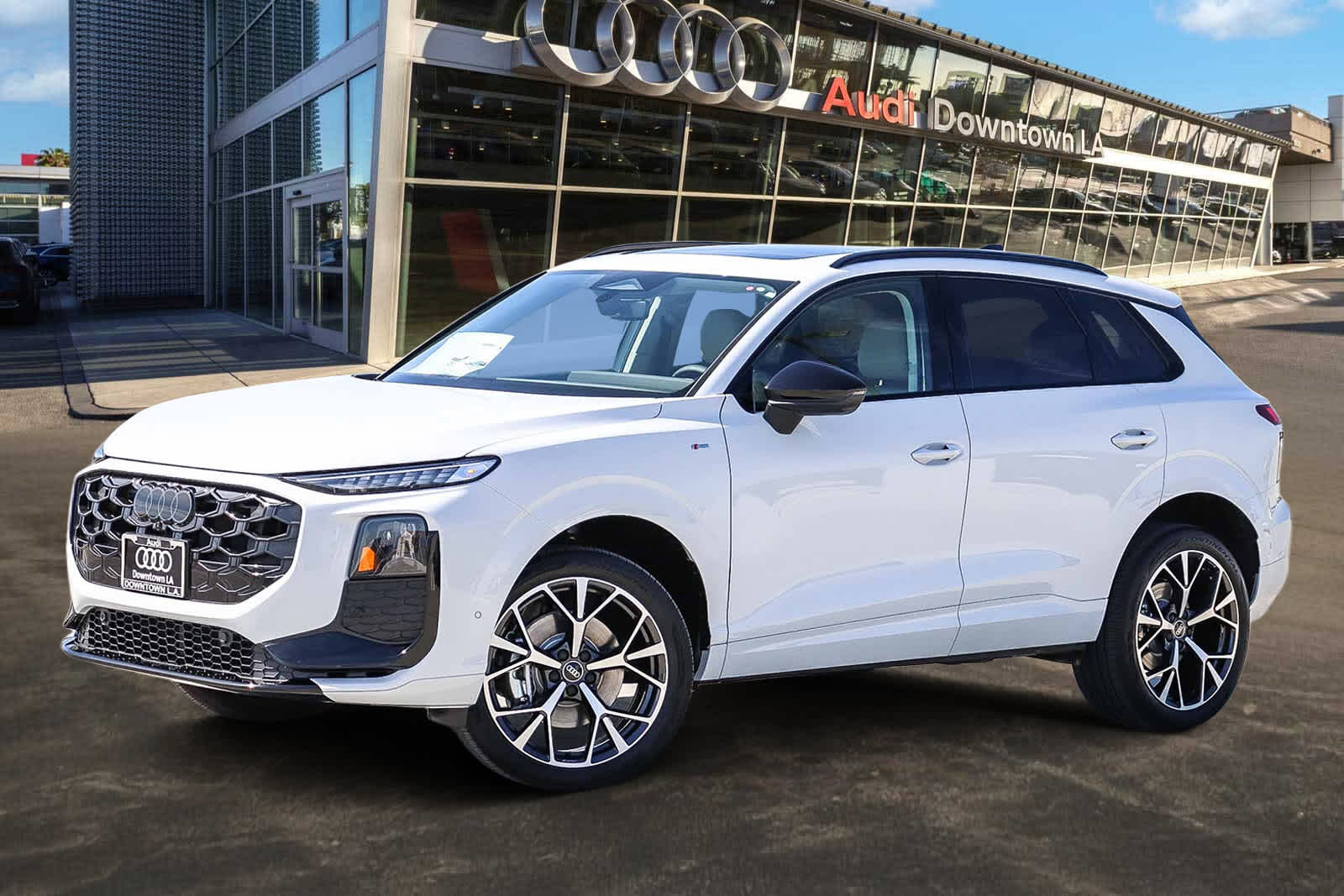 Thumbnail: 2026 Audi Q3 - 1