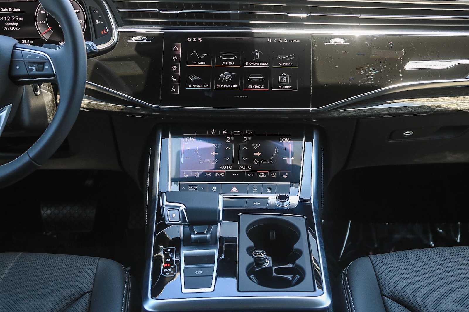 Thumbnail: 2025 Audi Q7 - 13