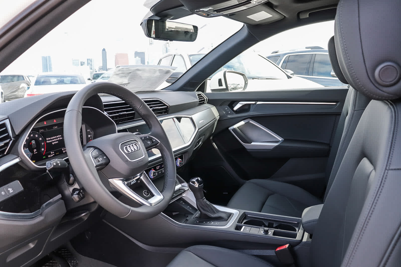 Thumbnail: 2025 Audi Q3 - 23