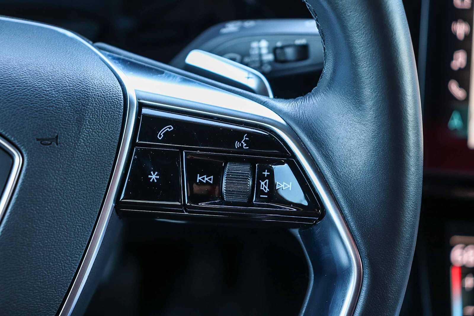 Thumbnail: 2022 Audi e-tron - 21