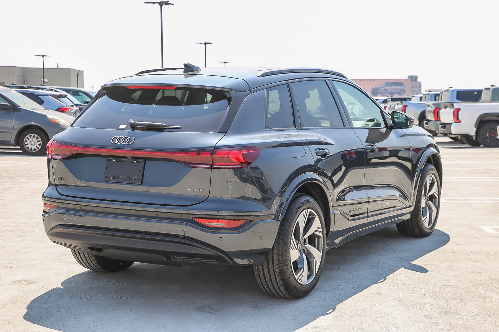 Thumbnail: 2025 Audi Q6 e-tron - 4