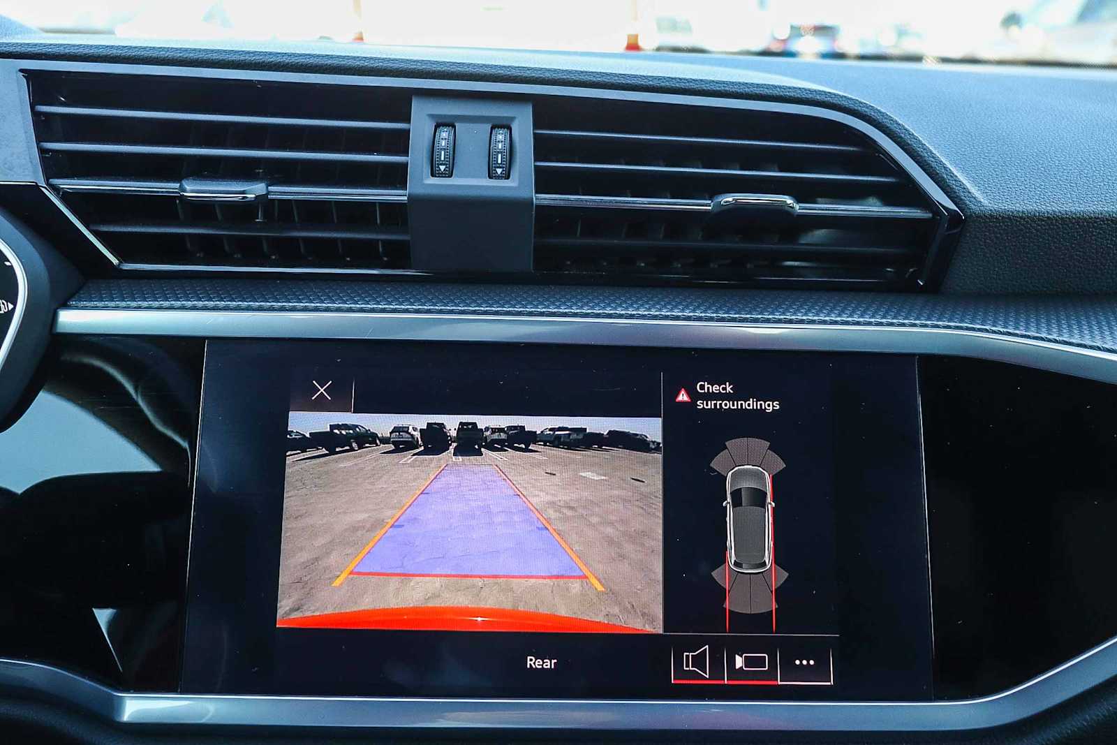 Thumbnail: 2022 Audi Q3 - 35