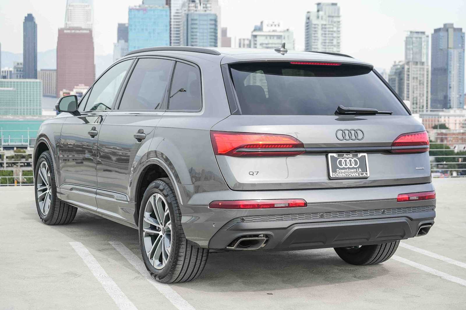 Thumbnail: 2026 Audi Q7 - 9