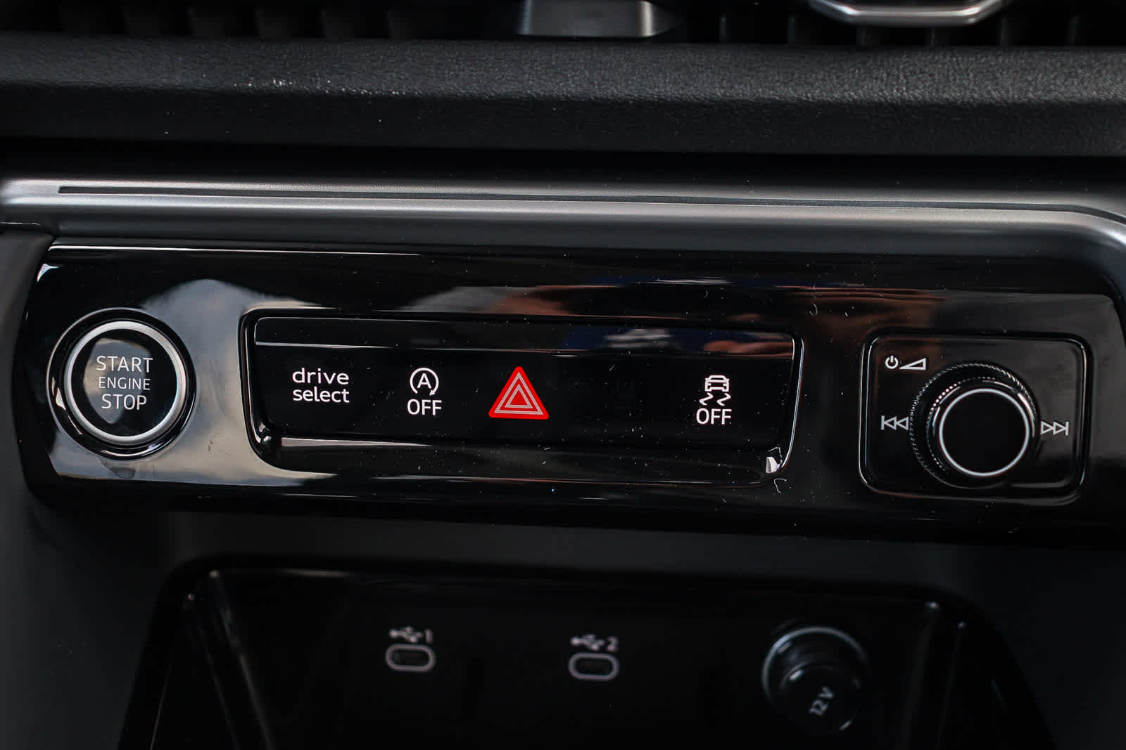 Thumbnail: 2025 Audi Q5 - 18