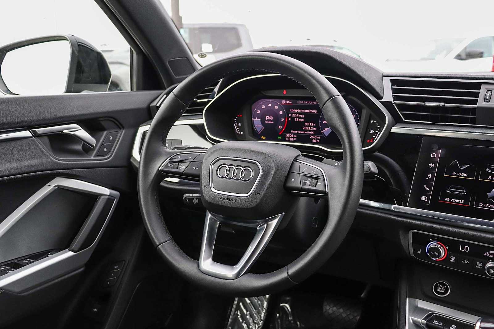 Thumbnail: 2025 Audi Q3 - 22