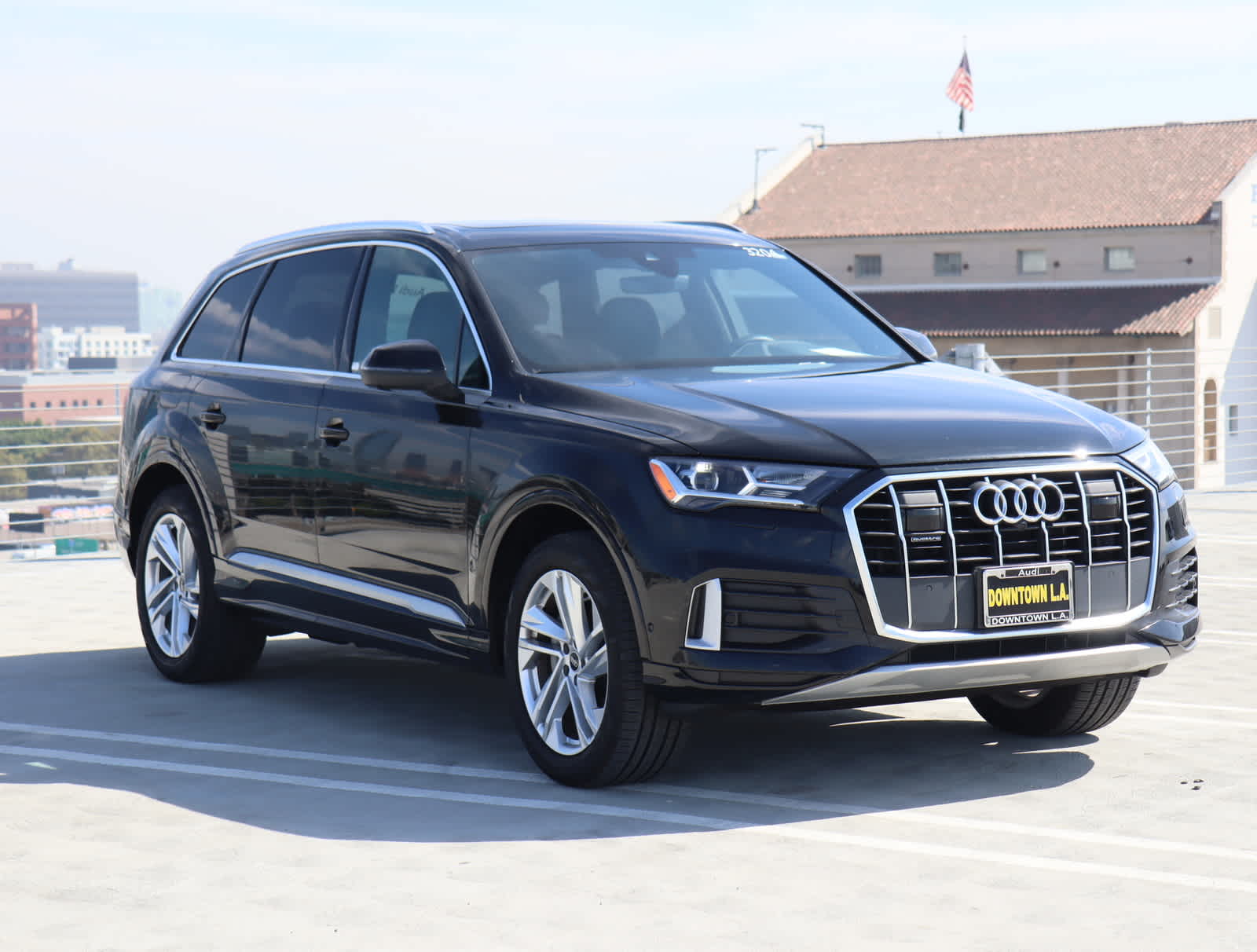 Thumbnail: 2023 Audi Q7 - 3