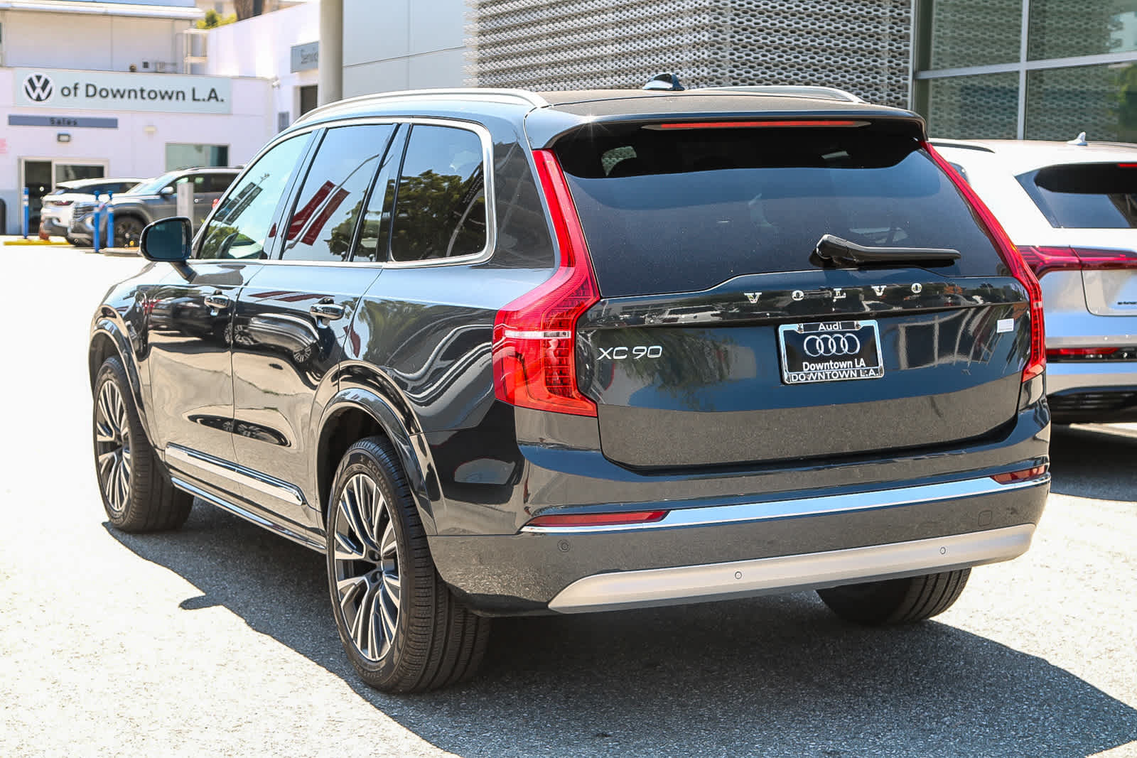 Thumbnail: 2022 Volvo XC90 - 8