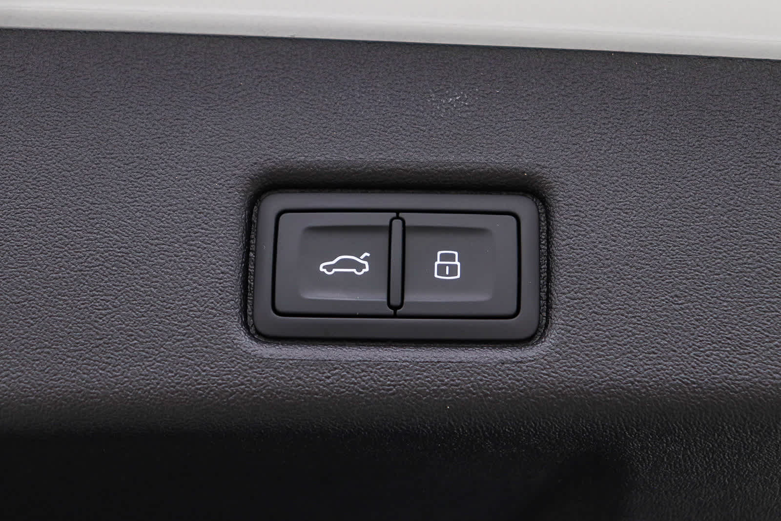 Thumbnail: 2025 Audi Q5 - 37