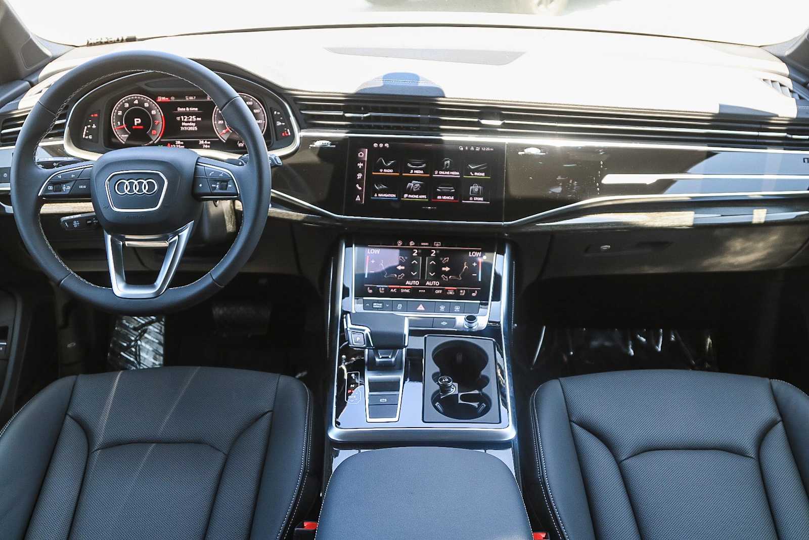 Thumbnail: 2025 Audi Q7 - 12