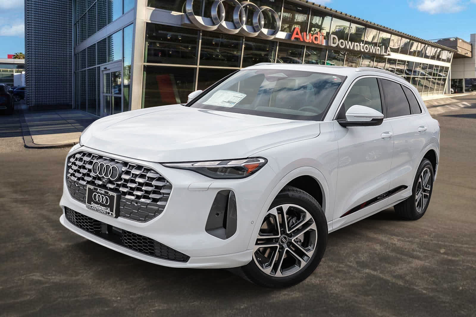 2025 Audi New Q5 Premium's photo