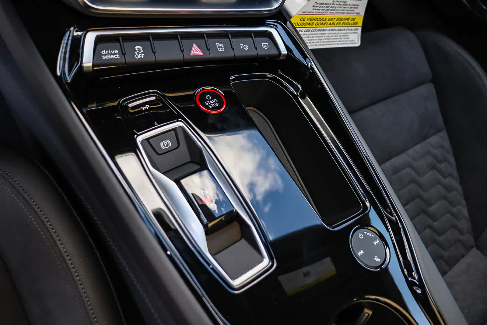 Thumbnail: 2026 Audi e-tron GT - 26