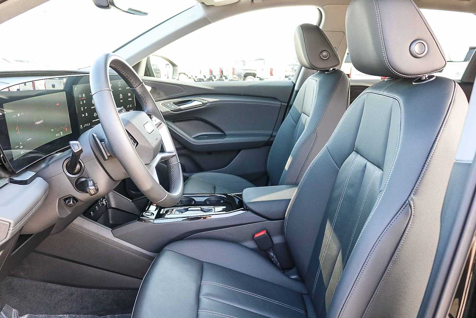 Thumbnail: 2025 Audi Q6 e-tron - 23