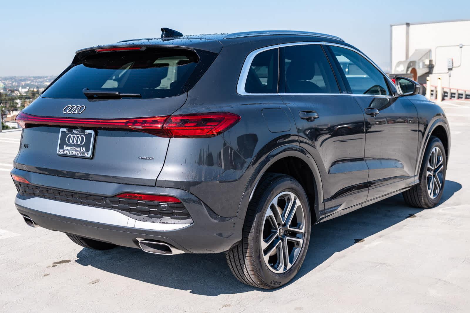 Thumbnail: 2025 Audi Q5 - 4