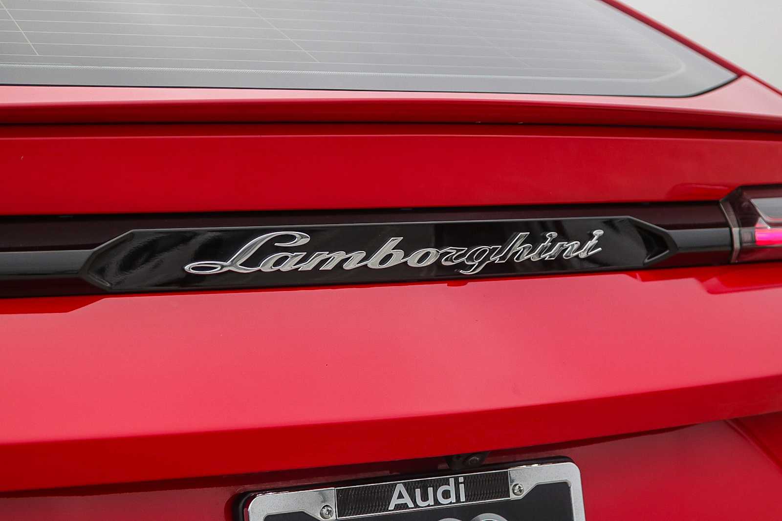 Thumbnail: 2021 Lamborghini Urus - 10