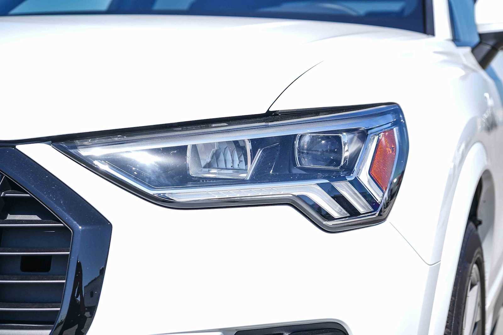 Thumbnail: 2025 Audi Q3 - 4