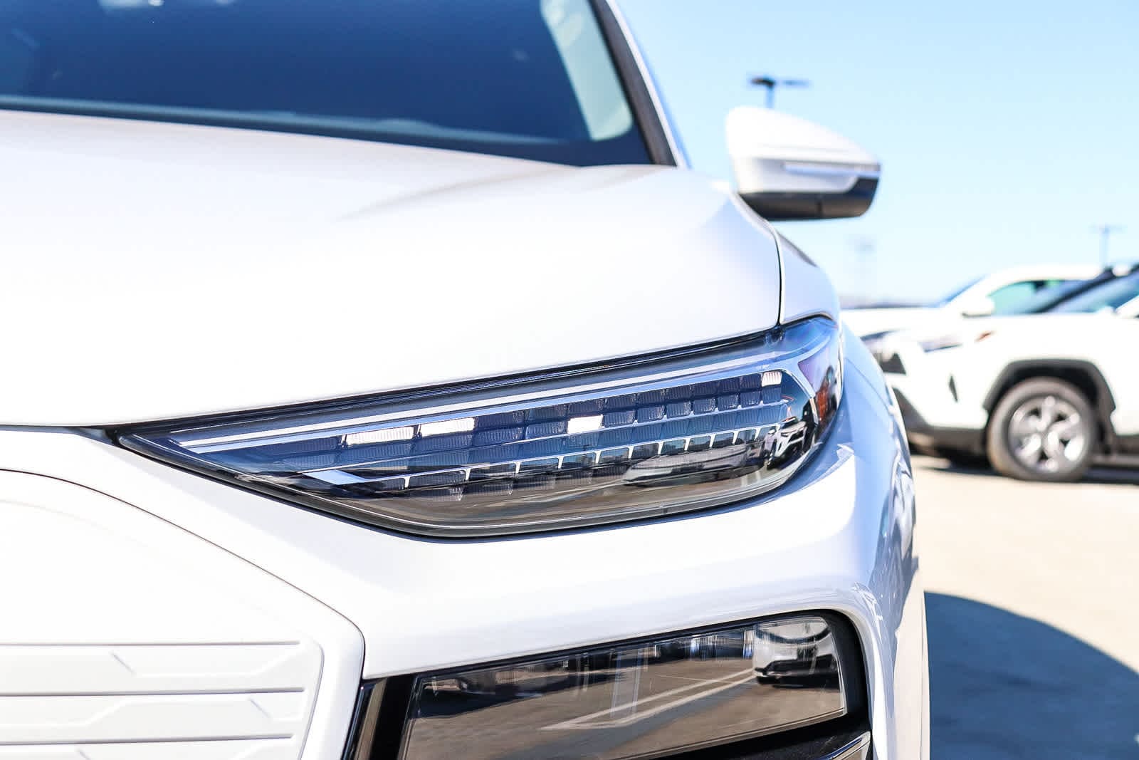 Thumbnail: 2025 Audi Q6 e-tron - 7