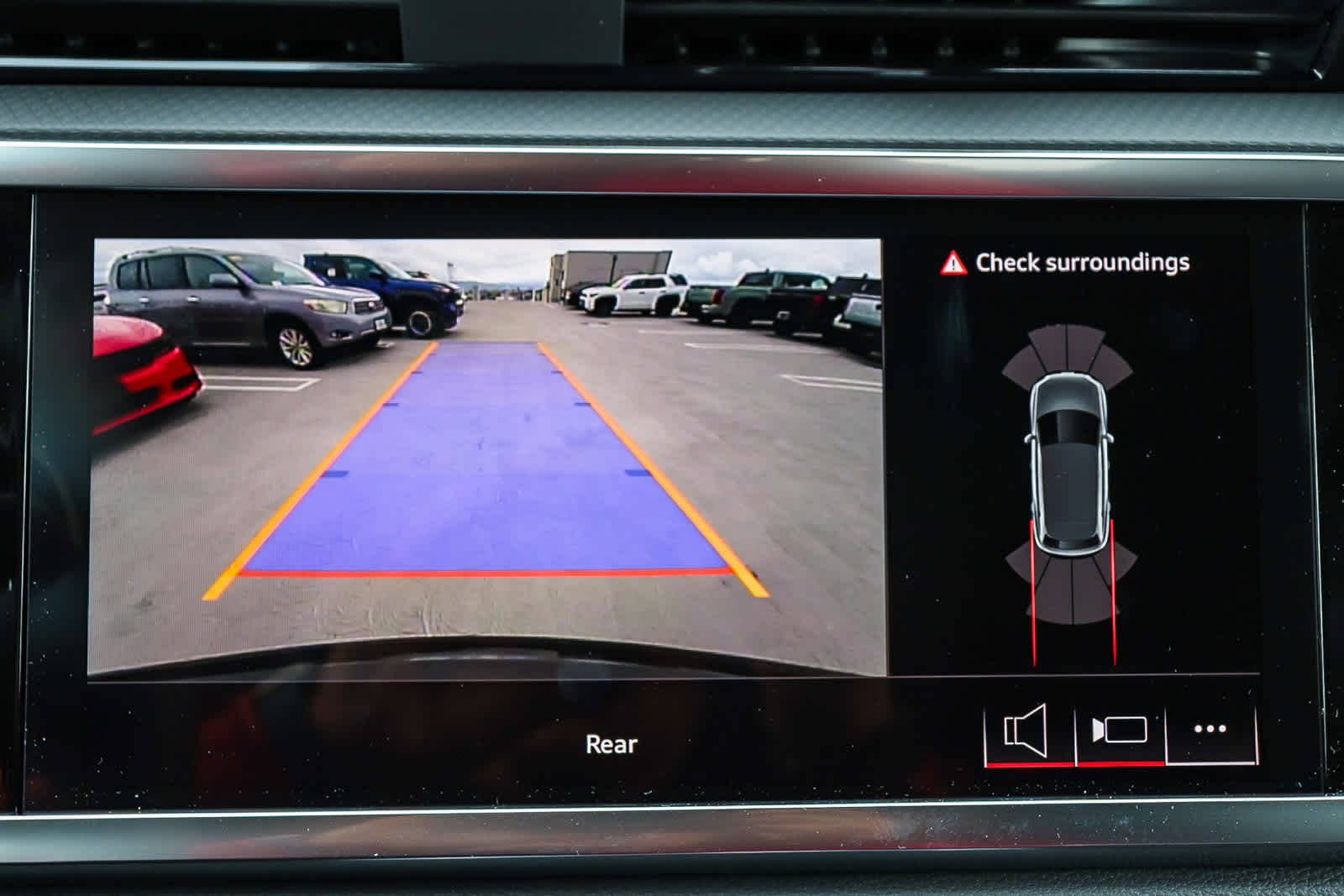 Thumbnail: 2025 Audi Q3 - 34