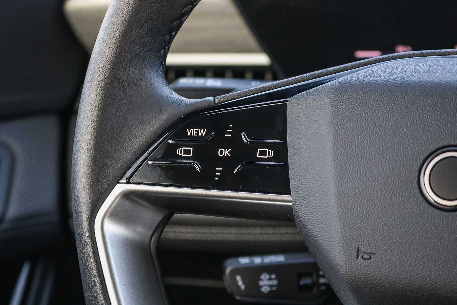 Thumbnail: 2025 Audi Q6 e-tron - 20