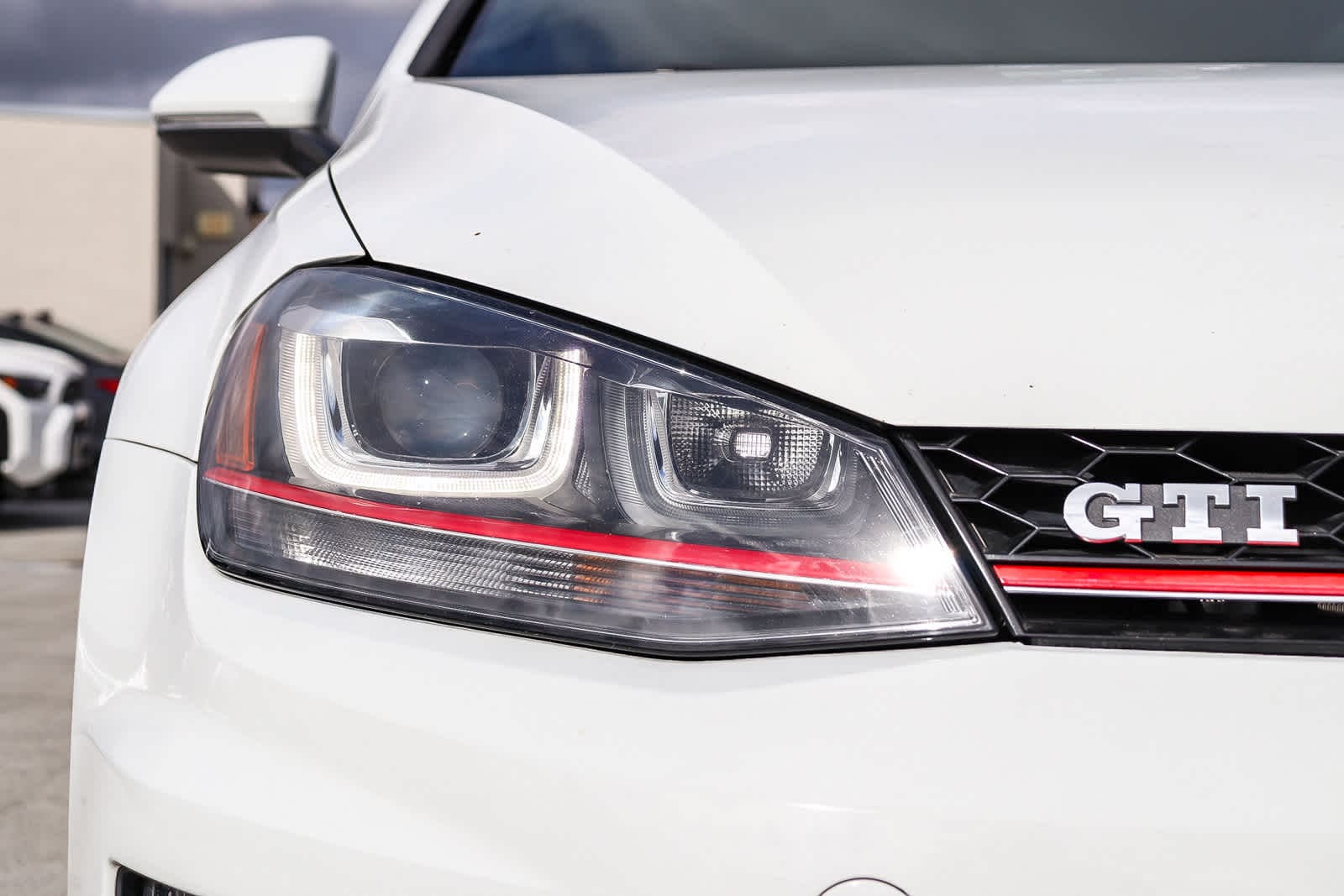 Thumbnail: 2017 Volkswagen Golf - 6